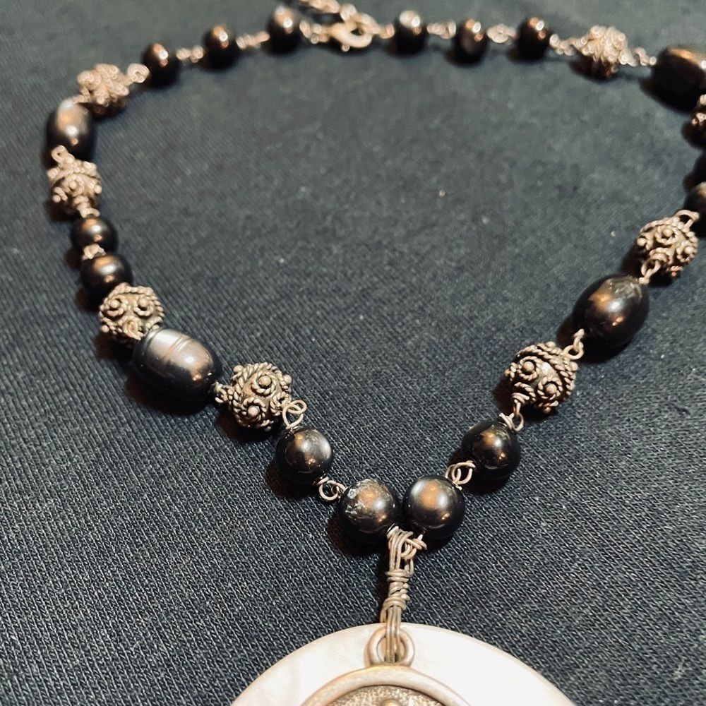 Pearl she'll necklace NWOT - Picture 3 of 6